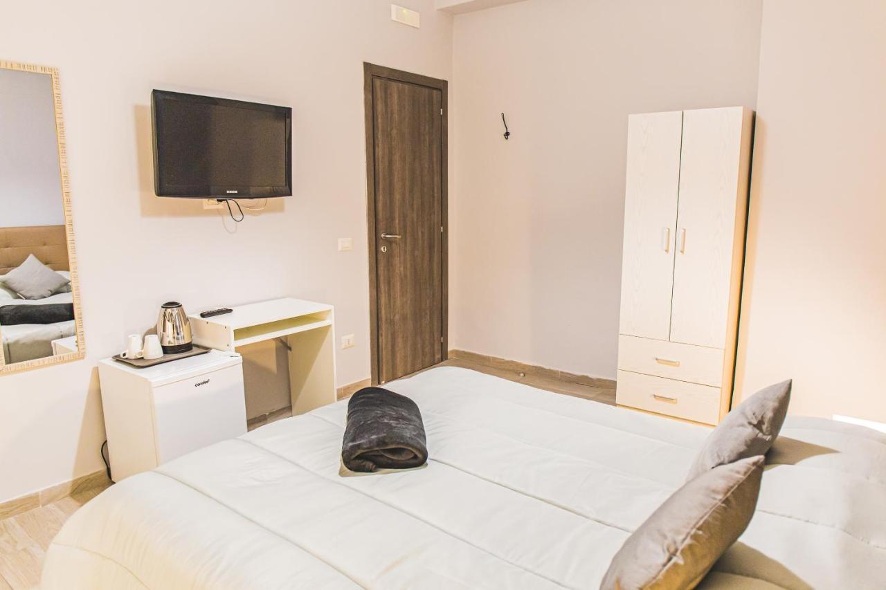 Zuroli Suite Napoli Bagian luar foto
