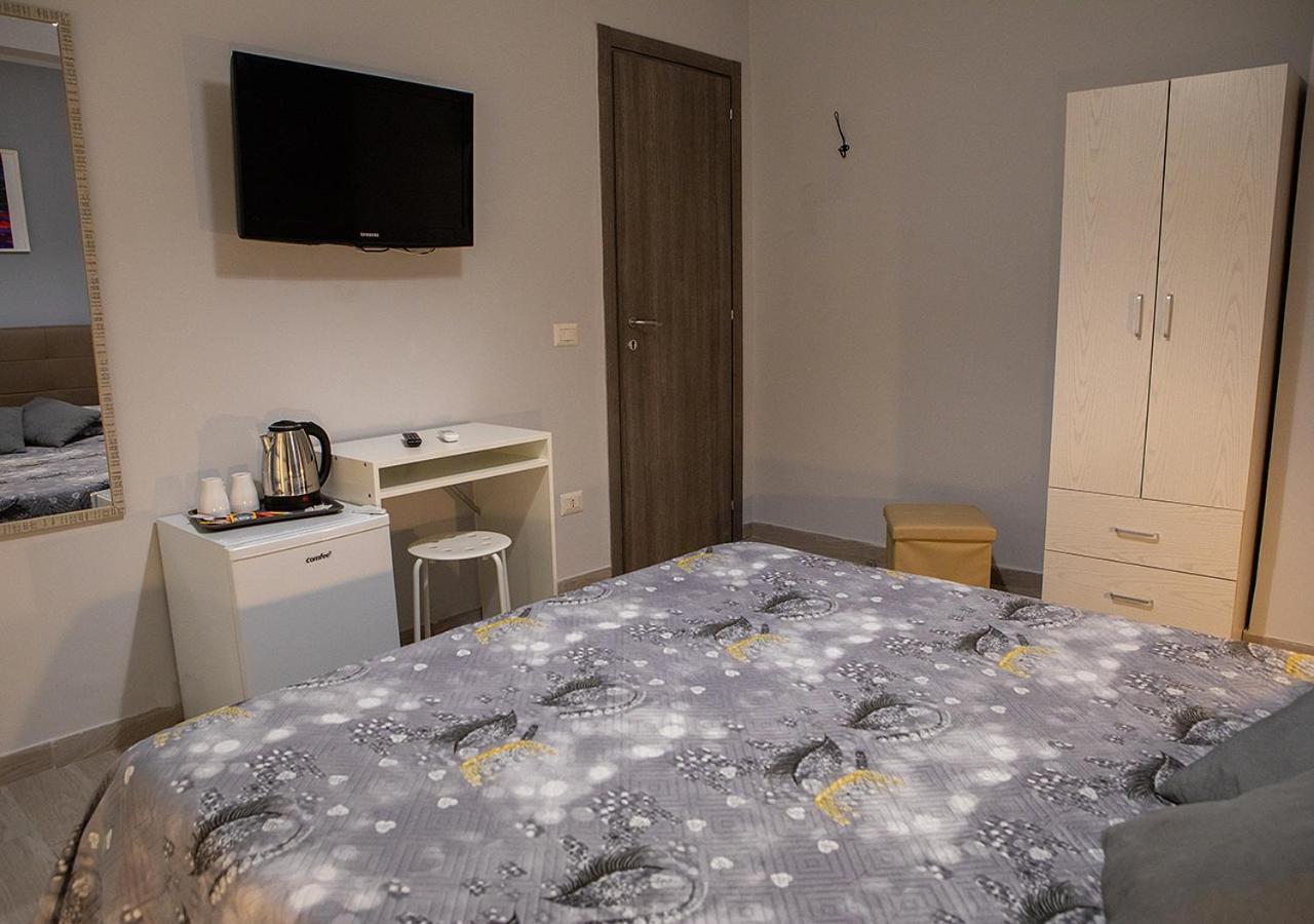 Zuroli Suite Napoli Bagian luar foto