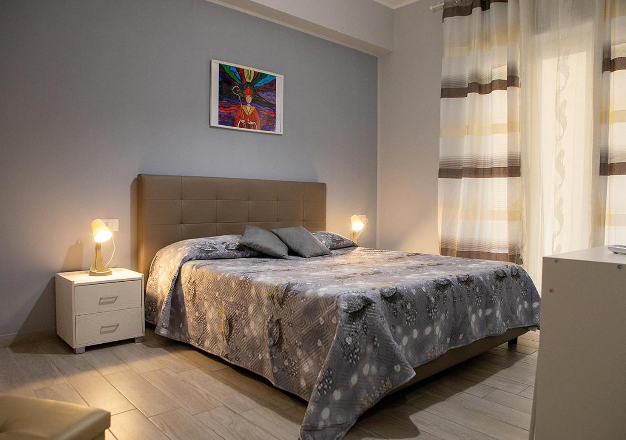 Zuroli Suite Napoli Bagian luar foto