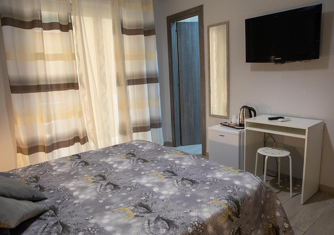 Zuroli Suite Napoli Bagian luar foto